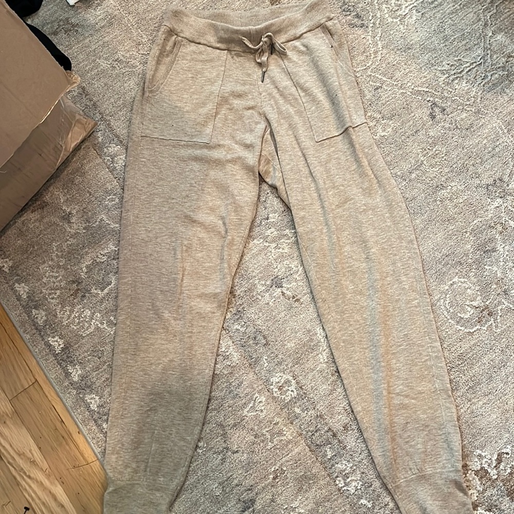 Ecru sweatpants